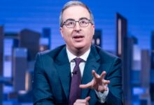 Џон Оливер говори о хапшењу принца Ендруа прошле недеље вечерас