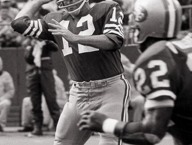 Дугогодишњи квотербек 49ерса Џон Броди преминуо је у 90. години