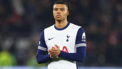 Хибс потврђују потписивање Сцарлетт усред Боувија изласка Хибс потврђују потписивање Сцарлетт усред Боувија изласка