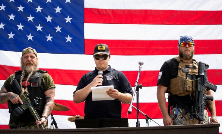 Десничарски ентузијасти и екстремисти раде прековремено да оправдају убиство Алекса Претија Десничарски ентузијасти и екстремисти раде прековремено да оправдају убиство Алекса Претија