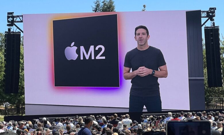 Да, овај тип изгледа као предводник за новог генералног директора Аппле-а Да, овај тип изгледа као предводник за новог генералног директора Аппле-а