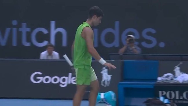 Карлос Алкараз појашњава ситуацију „лажног пензионисања“ током епске победе на Аустралијан опену над Александром Зверевим Карлос Алкараз појашњава ситуацију „лажног пензионисања“ током епске победе на Аустралијан опену над Александром Зверевим