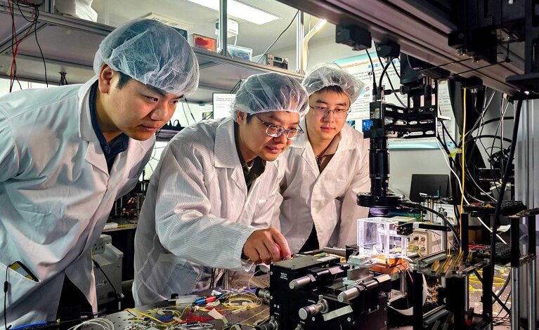 Кина се клади на ‘оптичке’ компјутерске чипове – да ли ће они покретати АИ?