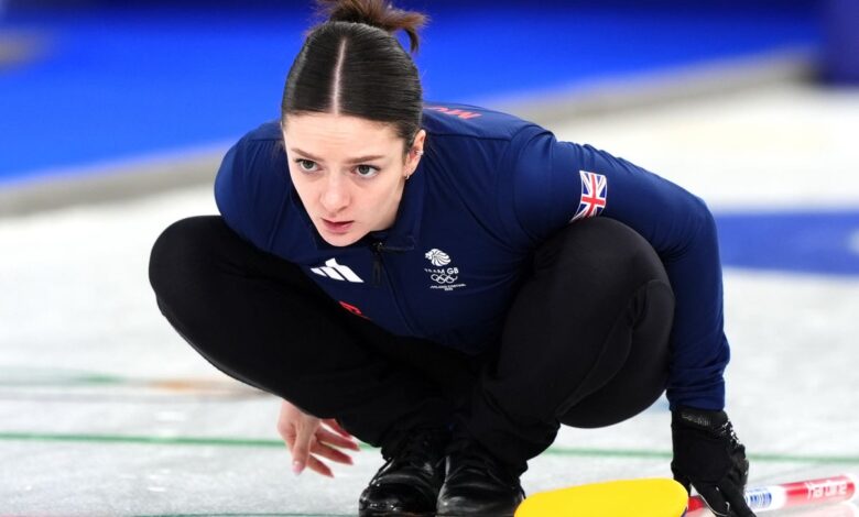 Наде Велике Британије остају живе након драматичног дана у женском и мушком карлингу