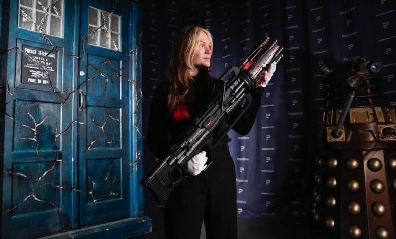 Доктор Ко звучни шрафцигери и Тардис реквизити иду на аукцију Доктор Ко звучни шрафцигери и Тардис реквизити иду на аукцију