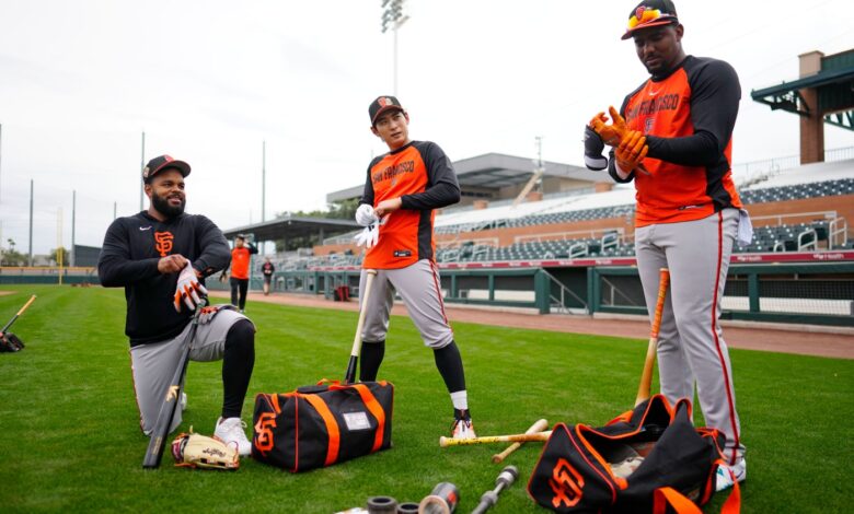 Јунг Хоо Лее из СФ Гиантса разговара о преласку на играње десног терена Јунг Хоо Лее из СФ Гиантса разговара о преласку на играње десног терена