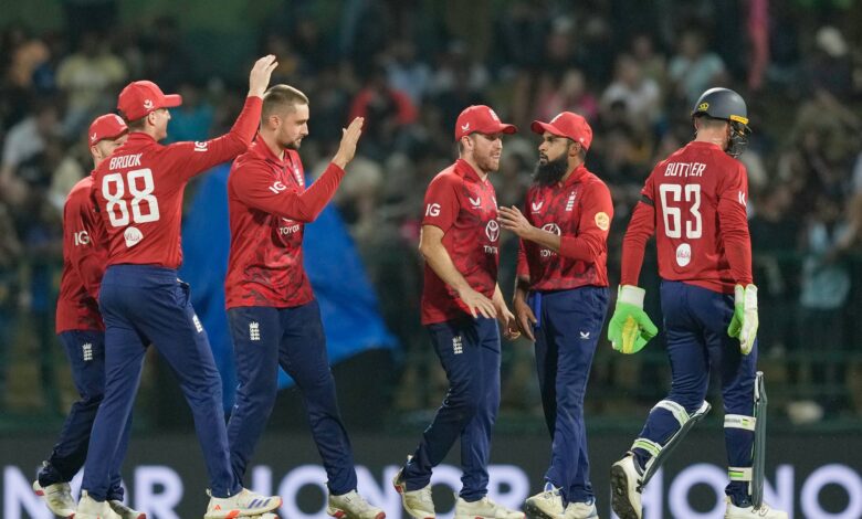 Енглеска је завршила фарбање Т20 над Шри Ланком док спинери сијају у Кандију