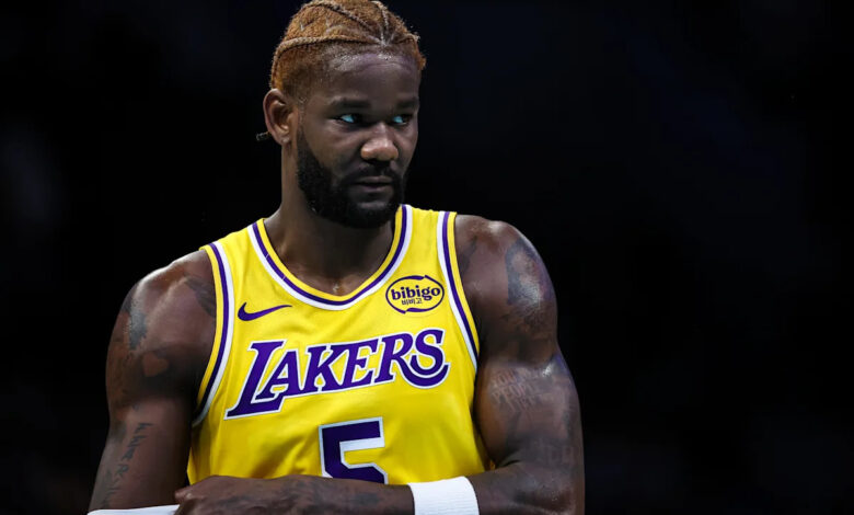 Центар Лејкерса Деандре Ајтон приведен, пуштен на аеродром на Бахамима због сумње да је поседовао марихуану