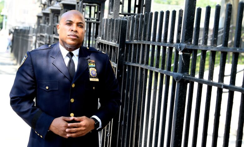 Шеф за безбедност школе у ​​Њујорку оптужен за узимање мита од бизнисмена ‘шећерног тате’