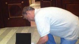 Бивши амбасадор Питер Менделсон поднео оставку