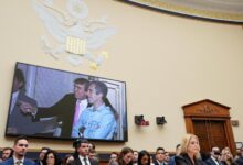 увреде и критике демократа и републиканаца