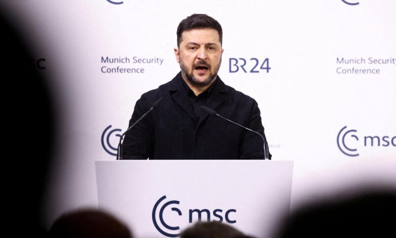 Зеленски позива на двомесечно примирје ради расписивања избора и упозорава да подела Украјине неће донети прави мир Зеленски позива на двомесечно примирје ради расписивања избора и упозорава да подела Украјине неће донети прави мир