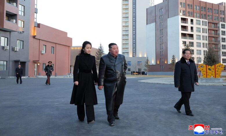 Ким Џонг Ун отворио „монументални“ кварт у Пјонгјангу за породице погинулих војника у украјинском рату
