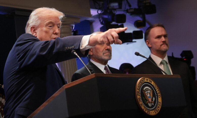 Трамп вређа судије Врховног суда, припрема „план Б“ за своје тарифе и најављује нову глобалну стопу од 10%