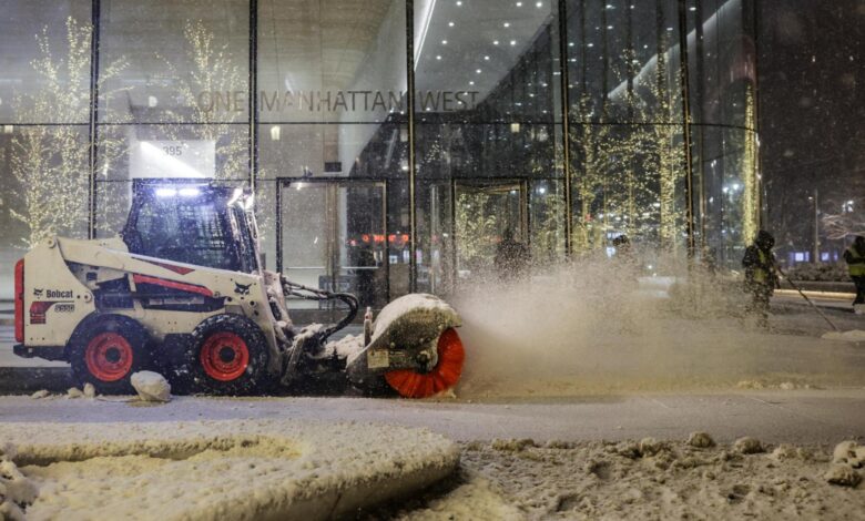 школе и саобраћај затворени а склоништа загрејана