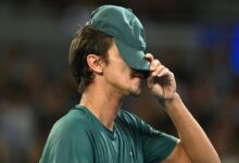 Алексеј Попирин изгубио од Јакуба Менсика у Дубаију да би завршио недељу ноћне море за аустралске тениске звезде