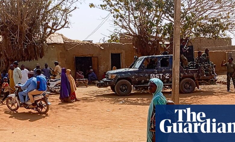 Нападачи су убили најмање 30 у селима на северозападу Нигерије, кажу становници | Нигериа