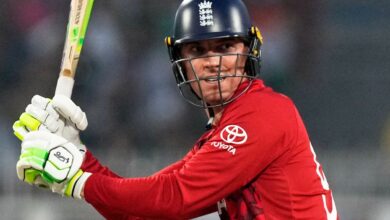 Том Бантон се радо прилагођава како Енглеска жели да одржи наде Т20 Светског првенства у животу