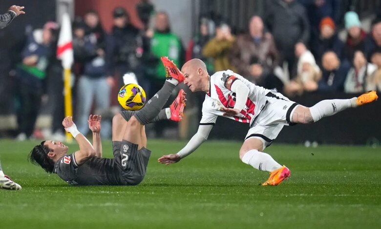 Рајо-Овиједо суспендован због лоших услова на терену | ЛаЛига ЕА Спортс 2025