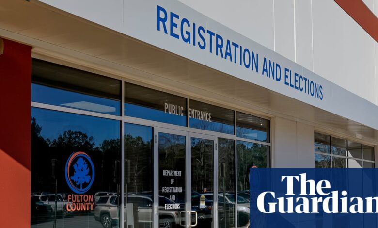 Кратак преглед Трампових вести: Зашто је ФБИ упао у изборну канцеларију Џорџије? Трампу лојални порицатељи избора рекли су им да | Трампова администрација