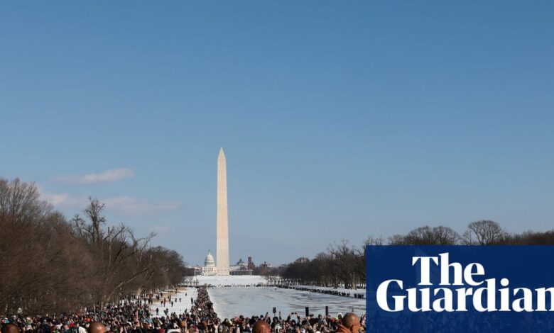 Монаси доносе мелем за америчке ране док Вашингтон поздравља мировну одисеју | Васхингтон ДЦ