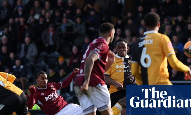 Удар Суммервиллеа донео десеторици Вест Хему победу у продужетку ФА купа у Буртону | ФА куп Удар Суммервиллеа донео десеторици Вест Хему победу у продужетку ФА купа у Буртону | ФА куп