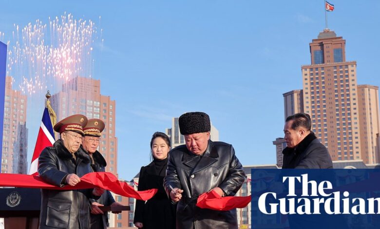 Ким Џонг Ун открио смештај за породице севернокорејаца погинулих у рату у Украјини | Северна Кореја