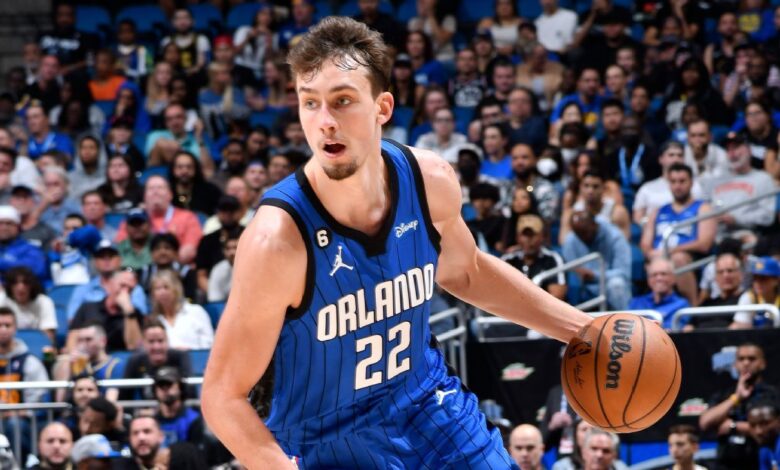 Франц Вагнер из Магиц-а је на неодређено време због болова у зглобу