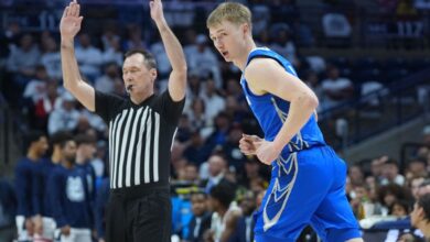 Џош Дикс води Крејтона после УЦонн-а 2 недеље након смрти мајке