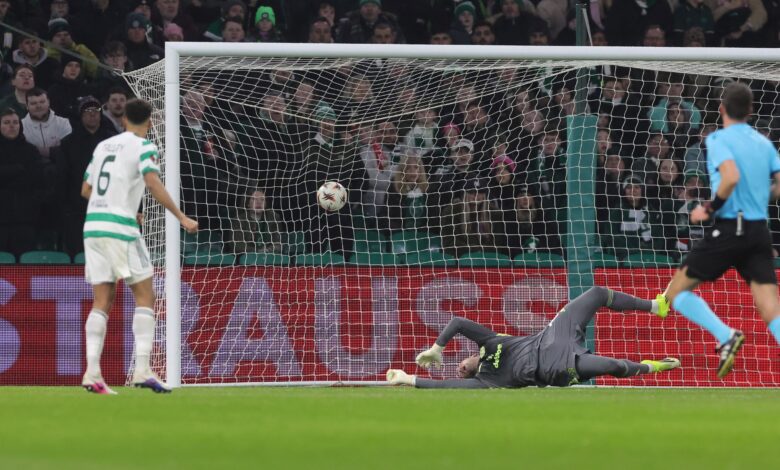 Навијачи Селтика извиждали Каспера Шмајхела пошто је Штутгарт поразио домаћина у Лиги Европе