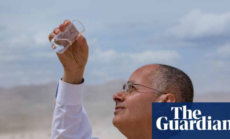 ‘Поновно замишљање материје’: Нобеловац изумио машину која сакупља воду из сувог ваздуха | Вода ‘Поновно замишљање материје’: Нобеловац изумио машину која сакупља воду из сувог ваздуха | Вода