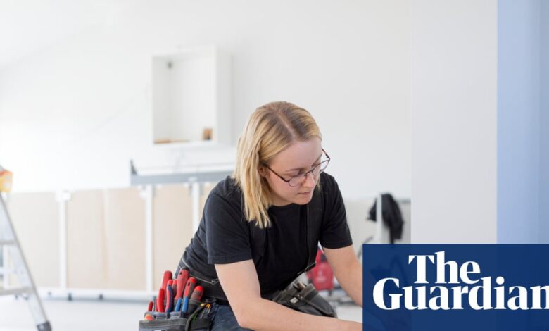 ‘Анксиозност једноставно расте’: зашто се склоништа за злостављање у породици окрећу женским трговкињама | Жене ‘Анксиозност једноставно расте’: зашто се склоништа за злостављање у породици окрећу женским трговкињама | Жене