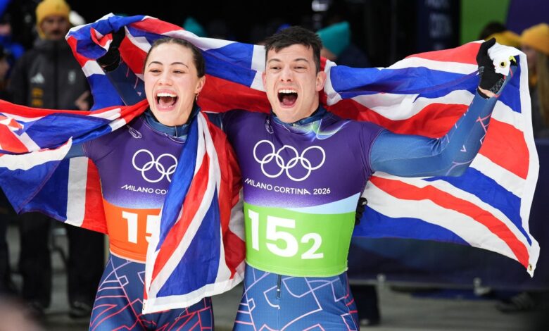 Матт Вестон и Табби Стоецкер јуришају на злато скелета мешовитог тима који ствара историју