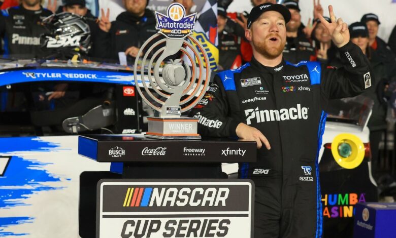 Тилер Реддицк побеђује у 2ОТ, побеђује 1. 2 трке НАСЦАР Цуп Серије Тилер Реддицк побеђује у 2ОТ, побеђује 1. 2 трке НАСЦАР Цуп Серије