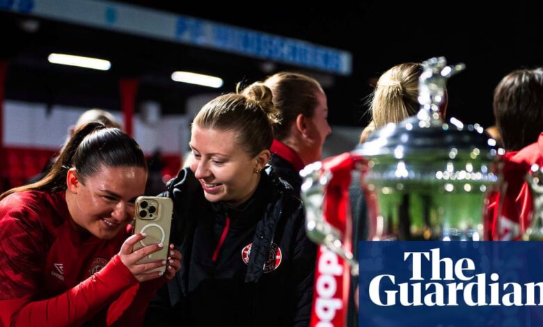 Селфи и жонглирање дневни послови: Цхатхам Товн земља ‘невероватна’ женска ФА куп кравата | Женски ФА куп