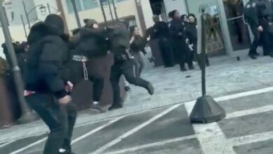 Више младих ухапшено током хаотичне туче ухваћене камером у тржном центру у Њујорку