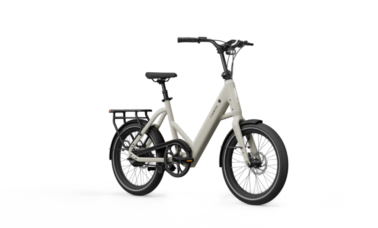 Тенваис-ов компактни е-бицикл се окреће и преклапа како би се поклопио Тенваис-ов компактни е-бицикл се окреће и преклапа како би се поклопио