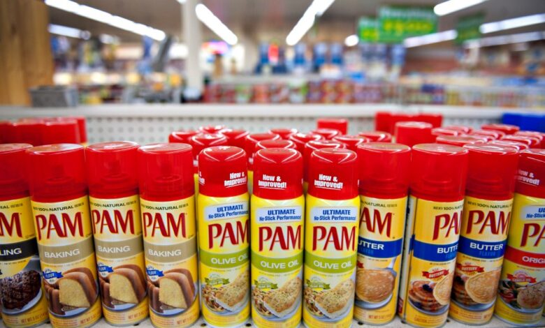 Човек из ЛА добија 25 милиона долара након што је оболео од плућне болести од ПАМ спреја за кување Човек из ЛА добија 25 милиона долара након што је оболео од плућне болести од ПАМ спреја за кување