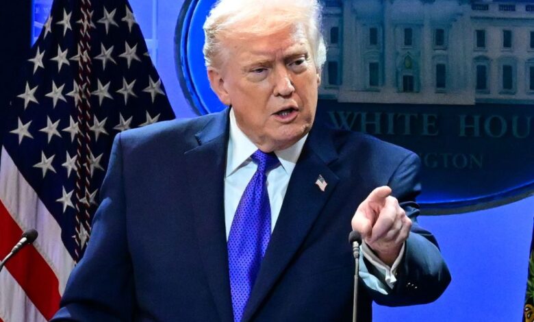 Трамп подиже глобалне царине на 15 одсто након пораза Врховног суда