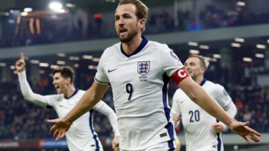 Одборници нису успели да зауставе пабове Бордерс који приказују утакмице Енглеске до касно у ноћ