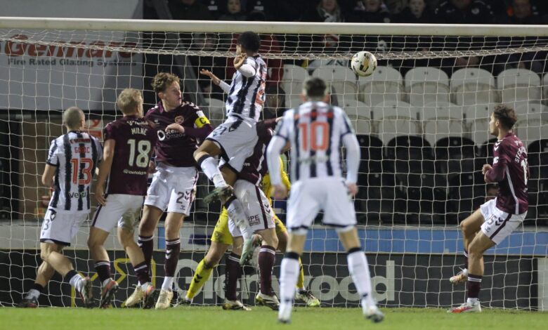 Сент Мирен оставља касно да закасне Хеартсову титулу Сент Мирен оставља касно да закасне Хеартсову титулу