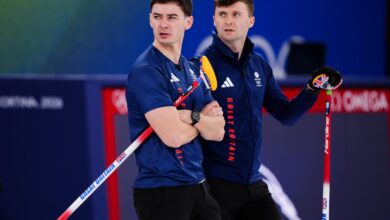 Коментатор карлинга се смеје након лапсуса на Зимским олимпијским играма „Теам Сцотланд“.