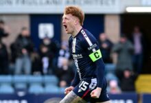 Данди и Ливингстон деле плен у Денс Парку