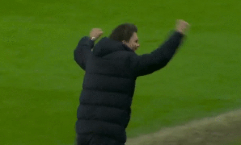 Погледајте Рохлово страствено славље Ренџерса након гола против Хеартса Погледајте Рохлово страствено славље Ренџерса након гола против Хеартса