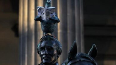 Залепио се на вас – налепница са веома чудном поруком