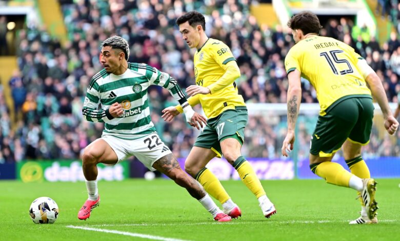 Селтик 1-2 Хибс: ударац за титулу, фрустрација Цванчаре и ВАР драма
