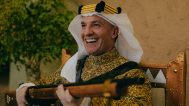 Роџерс се обукао у саудијској одећи и говори о томе као о месту где треба да буде