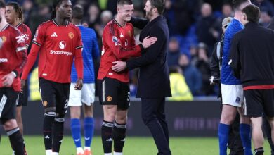 Мајкл Керик поздравља победника меча Ман Јунајтеда Бењамина Сеска