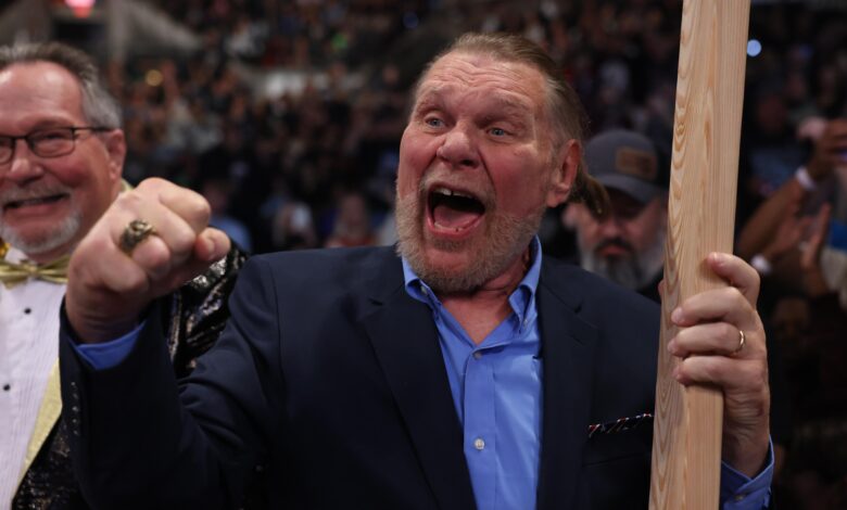 Атланта Фалцонс платни чек легенде ВВЕ-а Хацксав Јима Дуггана из 1977. постаје популарна фотографија у тренду Атланта Фалцонс платни чек легенде ВВЕ-а Хацксав Јима Дуггана из 1977. постаје популарна фотографија у тренду