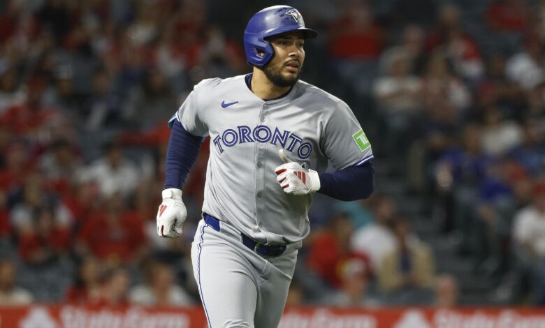 Најновије вести о временској линији Ентонија Сантандера да се врати у Блу Џејс после операције због повреде рамена